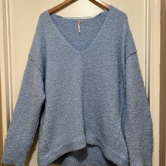 Free People Sz M Light Blue All Mine Fuzzy Knit Alpaca Blend V-Neck Sweater. - Picture 8 of 9
